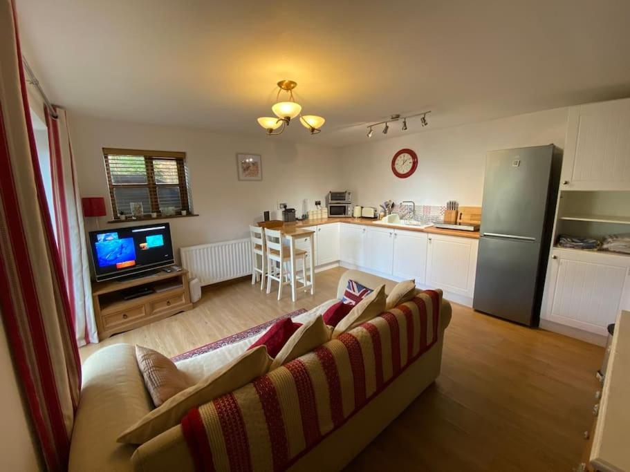 בלנדפורד פורום Winterborne Lodge מראה חיצוני תמונה