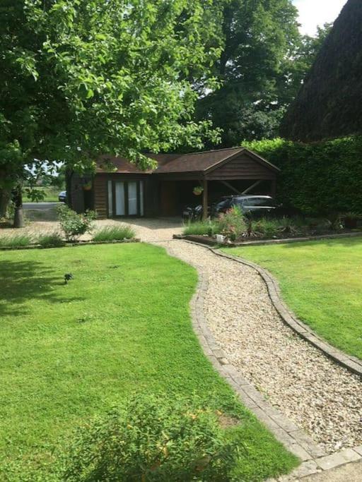 בלנדפורד פורום Winterborne Lodge מראה חיצוני תמונה